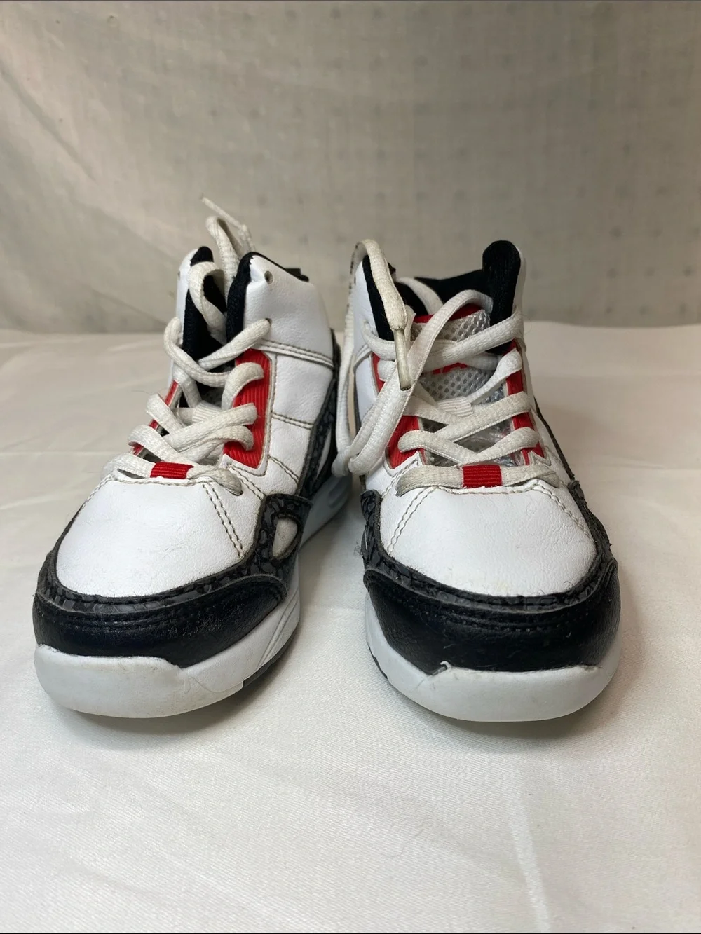 Shaq Whistle White  Youth Basketball Shoes/ Sneakers Kids Size 8